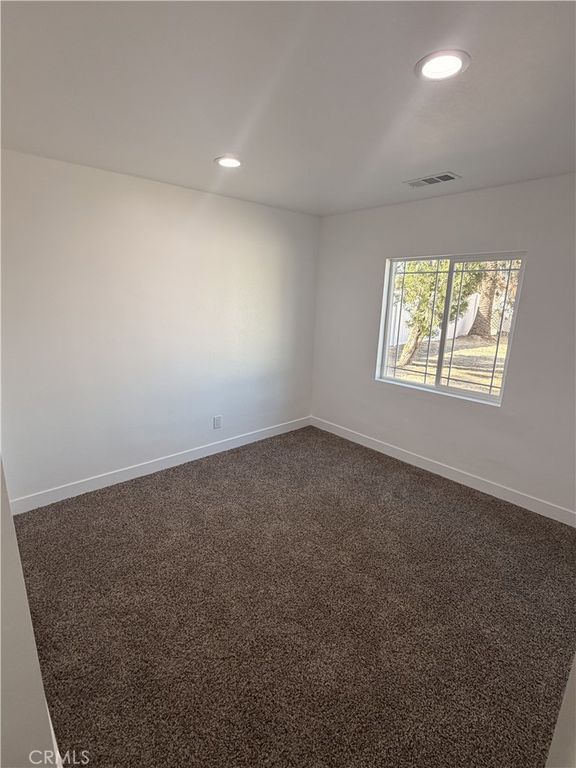 Image 8 of property listing at 1460 Redlands, Colton, CA 92324