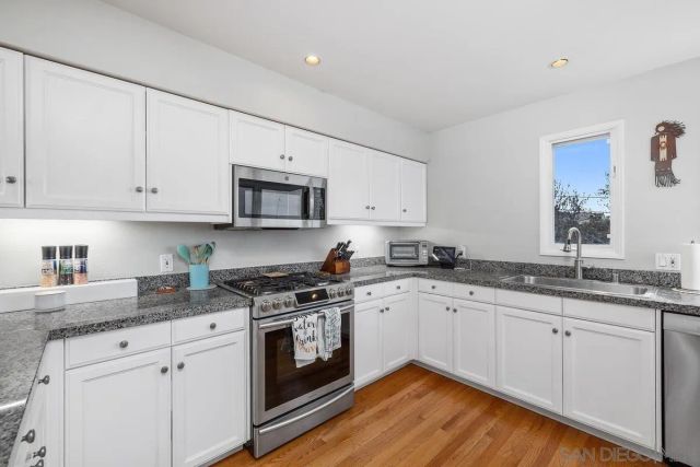 4475 Tivoli St, San Diego, CA 92107