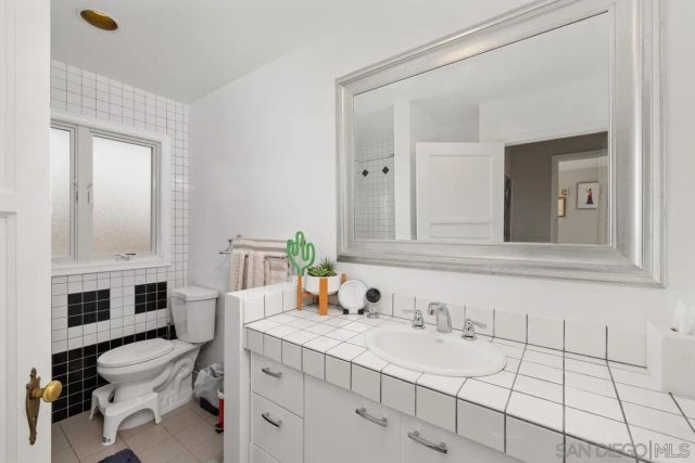 4475 Tivoli St, San Diego, CA 92107