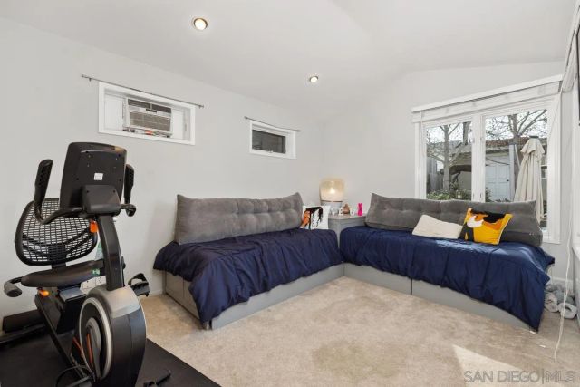 4475 Tivoli St, San Diego, CA 92107
