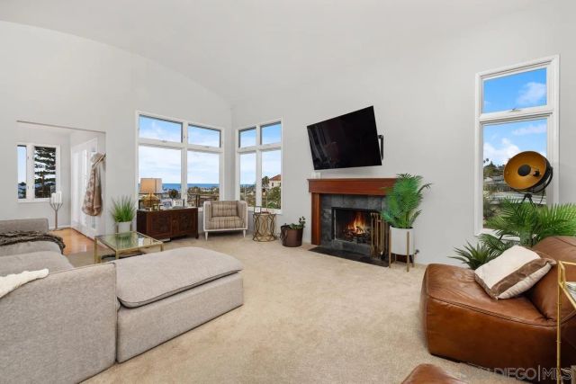 4475 Tivoli St, San Diego, CA 92107