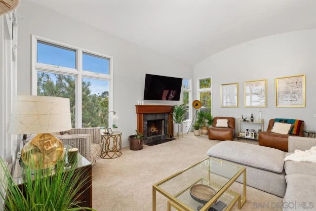 4475 Tivoli St, San Diego, CA 92107