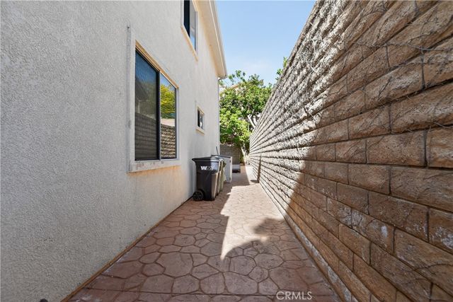 2621 Fallen Leaf Court, Simi Valley, CA 93063