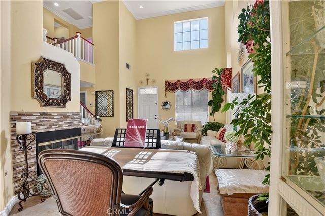 2621 Fallen Leaf Court, Simi Valley, CA 93063