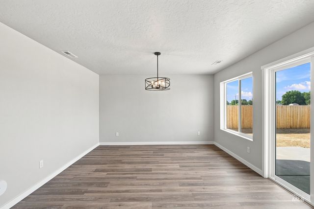 405 Miner Ave, Middleton, ID 83644