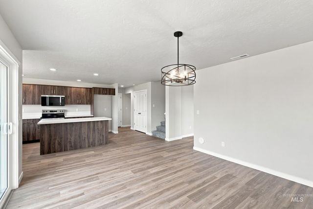 405 Miner Ave, Middleton, ID 83644