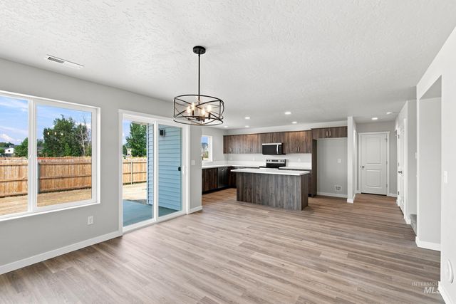 405 Miner Ave, Middleton, ID 83644