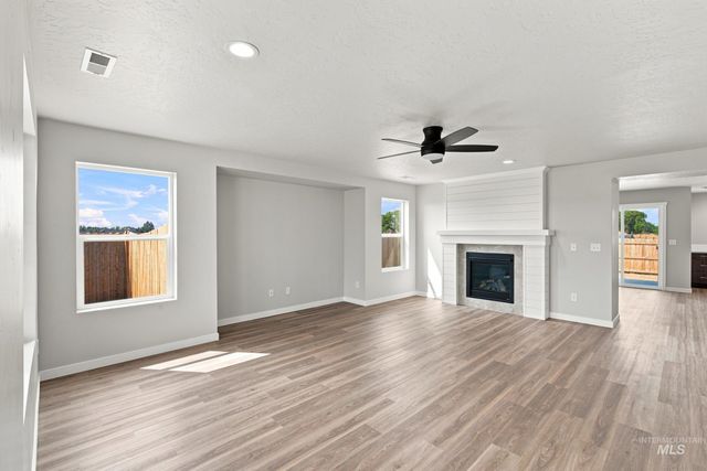 405 Miner Ave, Middleton, ID 83644