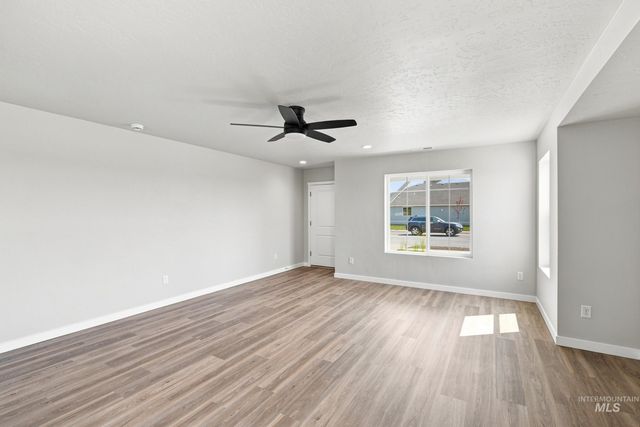 405 Miner Ave, Middleton, ID 83644