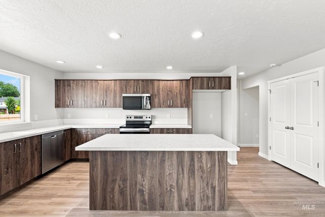405 Miner Ave, Middleton, ID 83644