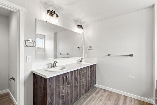 405 Miner Ave, Middleton, ID 83644