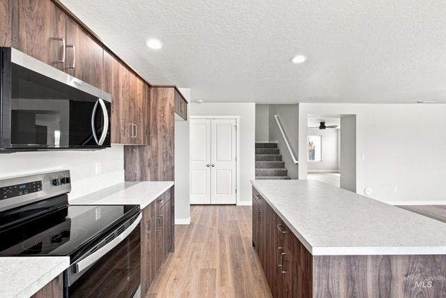 405 Miner Ave, Middleton, ID 83644