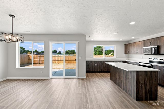405 Miner Ave, Middleton, ID 83644