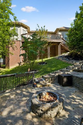 940 Century Oak Dr, Nashville, TN 37211