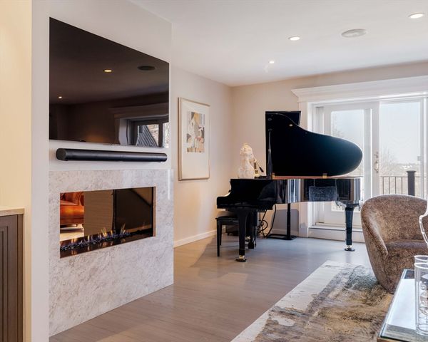 103 Bellevue St 4, Newton, MA 02458