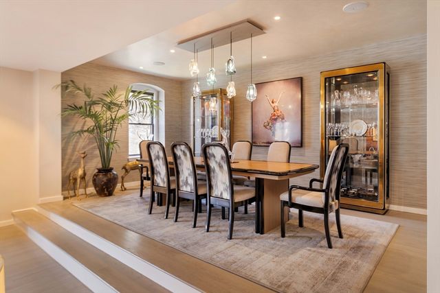 103 Bellevue St 4, Newton, MA 02458