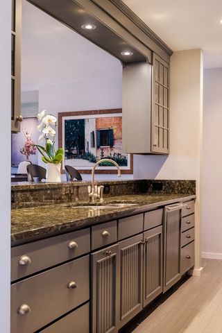 103 Bellevue St 4, Newton, MA 02458