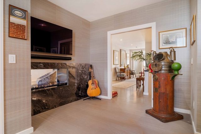 103 Bellevue St 4, Newton, MA 02458