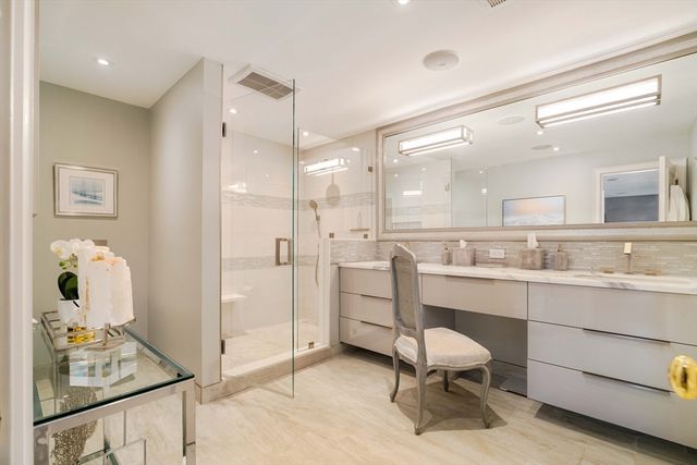 103 Bellevue St 4, Newton, MA 02458