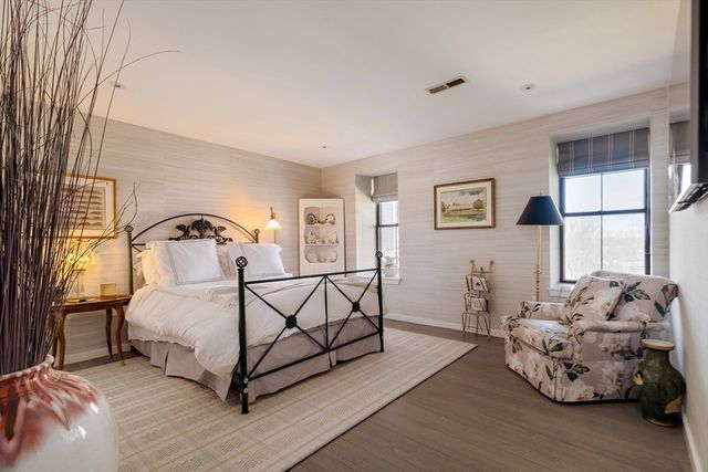 103 Bellevue St 4, Newton, MA 02458