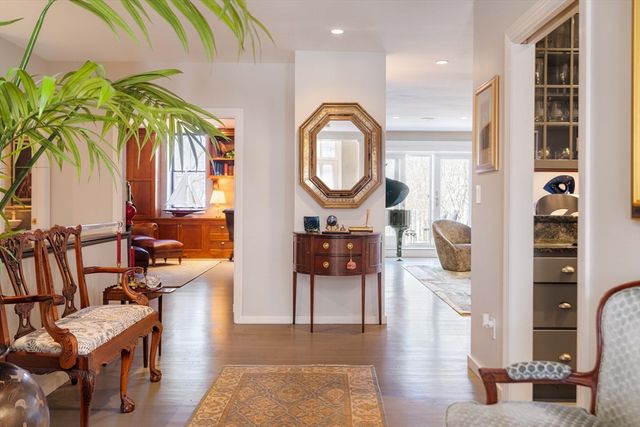 103 Bellevue St 4, Newton, MA 02458