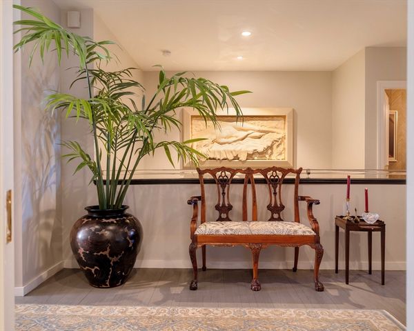 103 Bellevue St 4, Newton, MA 02458