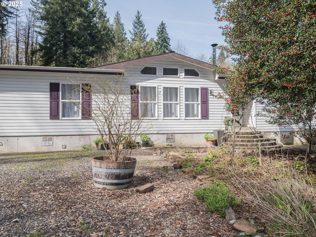 74301 LARSON Rd, Rainier, OR 97048