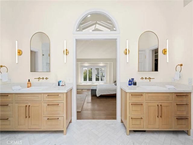 2300 John Street, Manhattan Beach, CA 90266