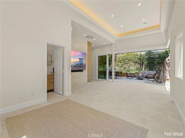 2300 John Street, Manhattan Beach, CA 90266