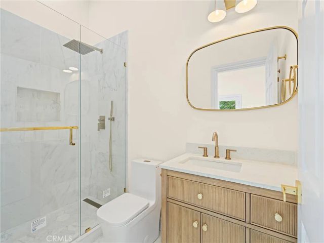 2300 John Street, Manhattan Beach, CA 90266