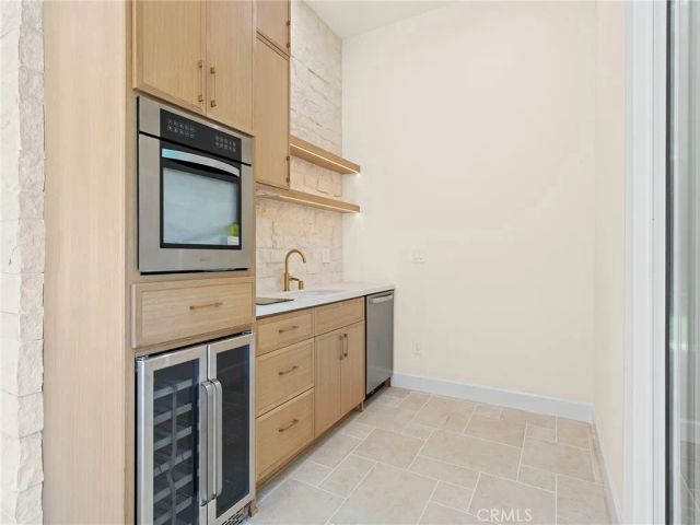 2300 John Street, Manhattan Beach, CA 90266