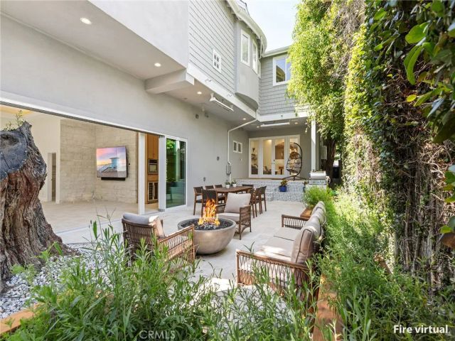 2300 John Street, Manhattan Beach, CA 90266