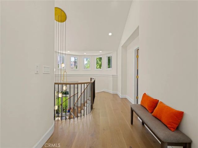 2300 John Street, Manhattan Beach, CA 90266