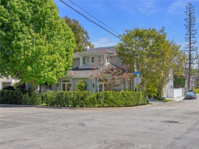 2300 John Street, Manhattan Beach, CA 90266