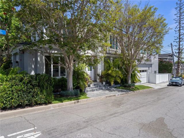2300 John Street, Manhattan Beach, CA 90266