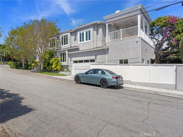 2300 John Street, Manhattan Beach, CA 90266
