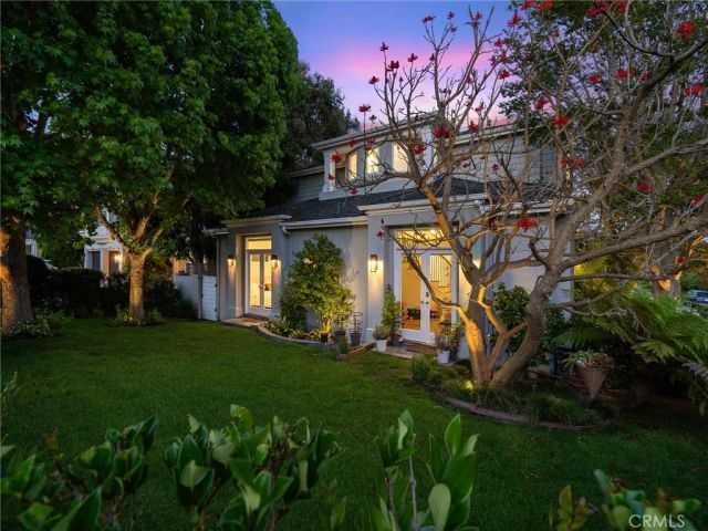 2300 John Street, Manhattan Beach, CA 90266