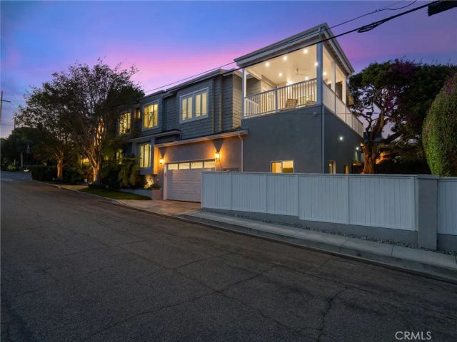 2300 John Street, Manhattan Beach, CA 90266