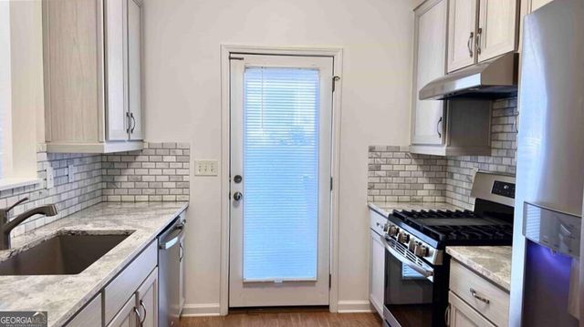 6243 Shoreview Circle, Flowery Branch, GA 30542