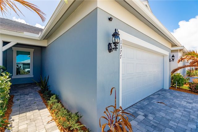1377 Harper Way, Vero Beach, FL 32960