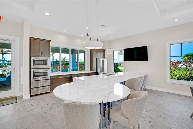 1377 Harper Way, Vero Beach, FL 32960