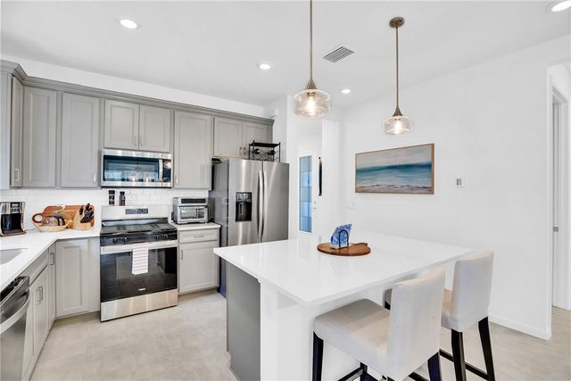 1377 Harper Way, Vero Beach, FL 32960