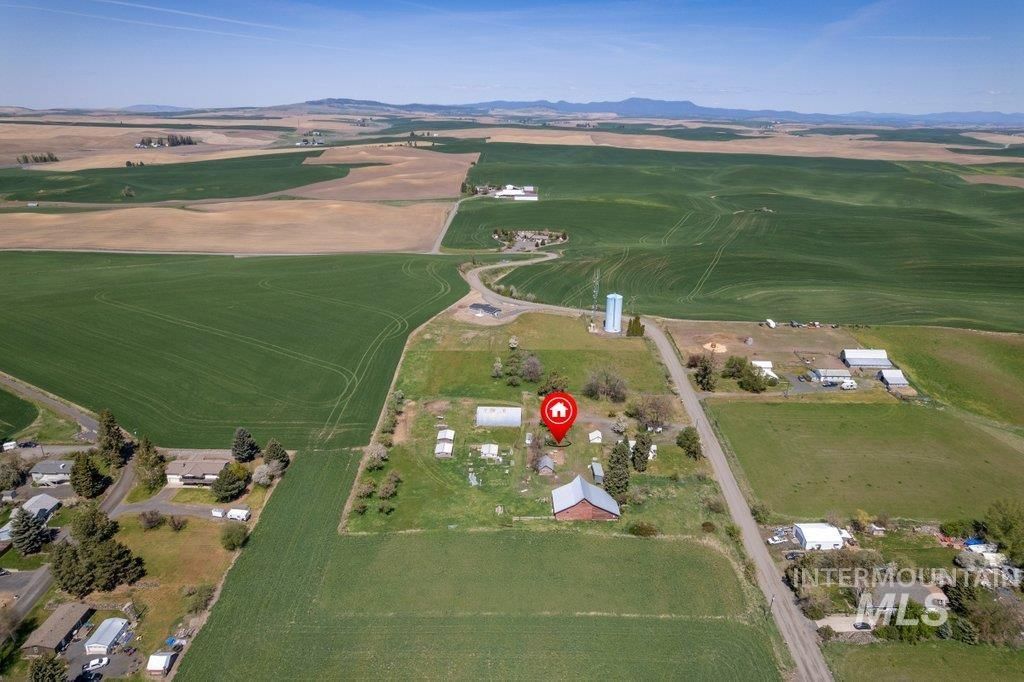 1045 N Beech Rd, Genesee, ID 83832