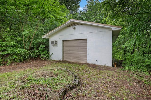 39 Fine Street, Rossville, GA 30741