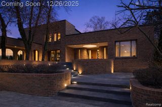 3317 W Shore Drive, Orchard Lake, MI 48324