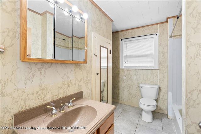 629 S Foster Avenue, Lansing, MI 48912