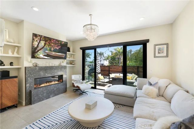 1017 Delaware Street, Huntington Beach, CA 92648