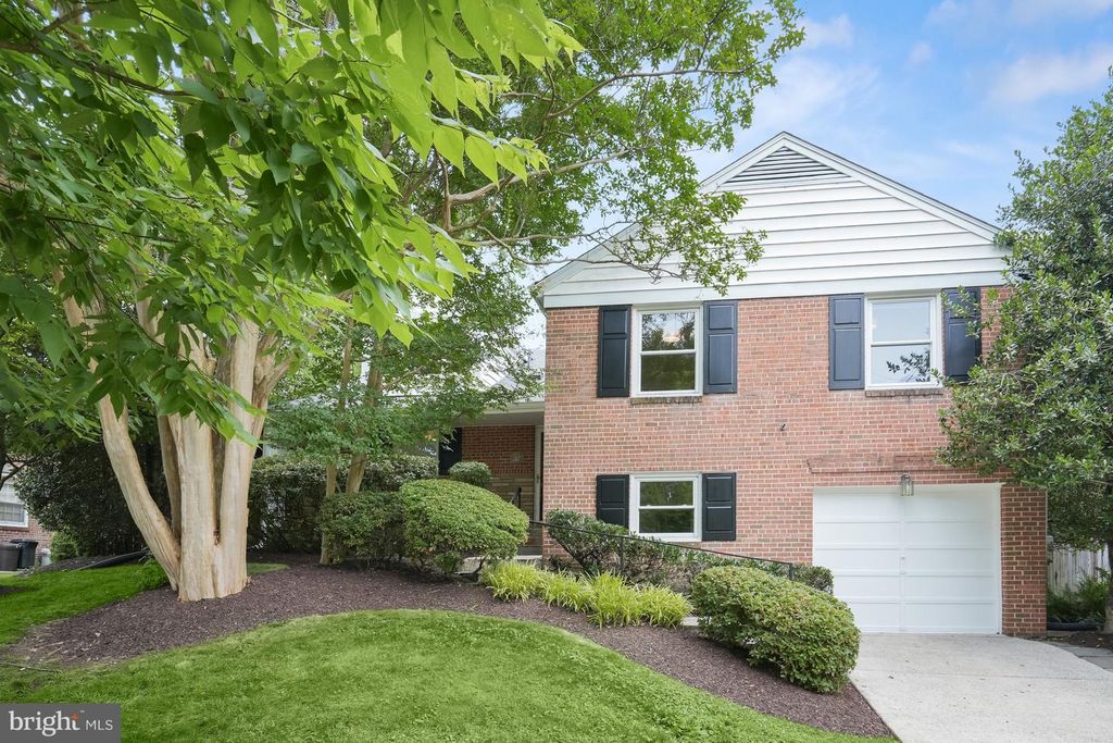9210 BARDON RD, Bethesda, MD 20814