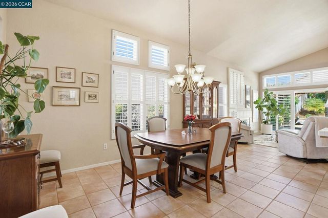 124 Greenmeadow Cir, Pittsburg, CA 94565