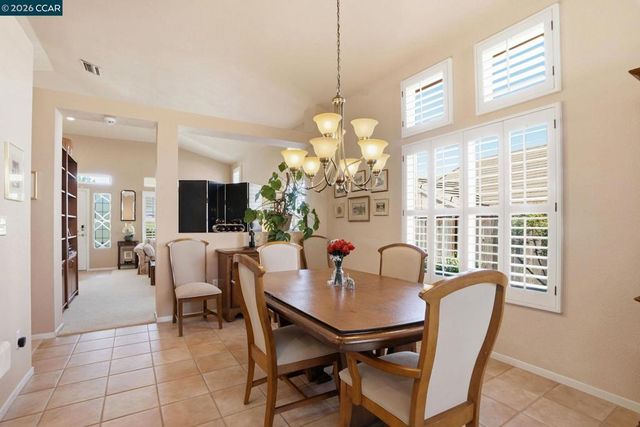 124 Greenmeadow Cir, Pittsburg, CA 94565